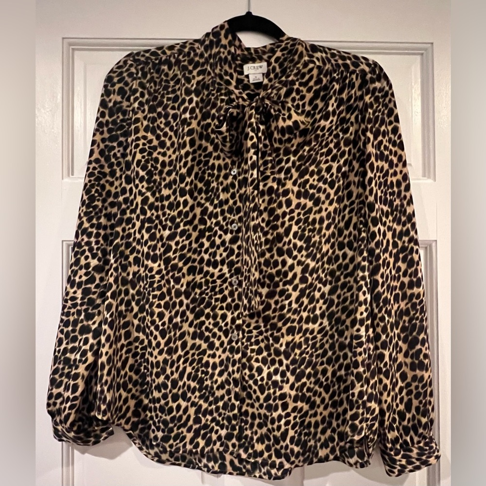 Front tie JCrew leopard blouse. Size Small